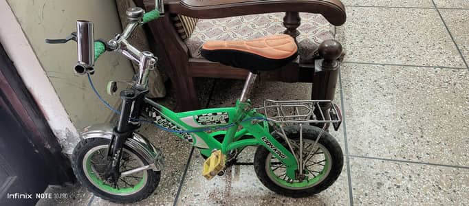 good condition cycle. heavy frame. perfect running condition