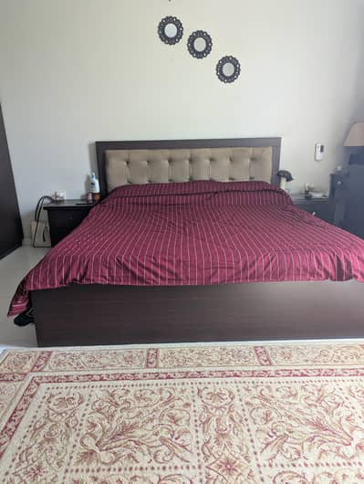 king size bed and dressing table