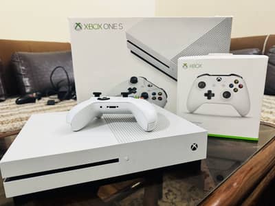 XBOX ONE S (1tb)