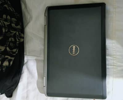 I AM SELLING MY LAPTOP LATITUDE. . .