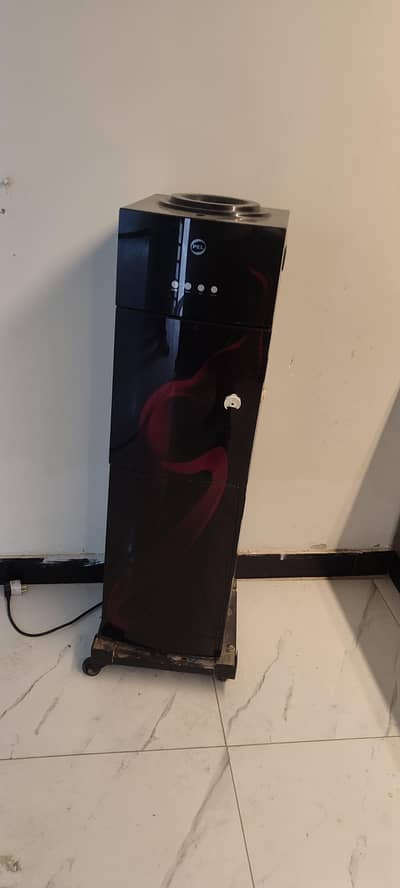 pel good condition water dispenser with fridge
