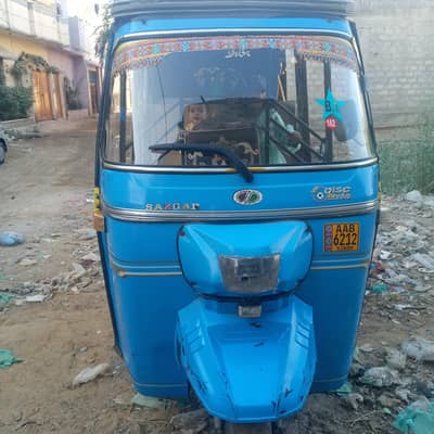 6 seater Raksha new condition