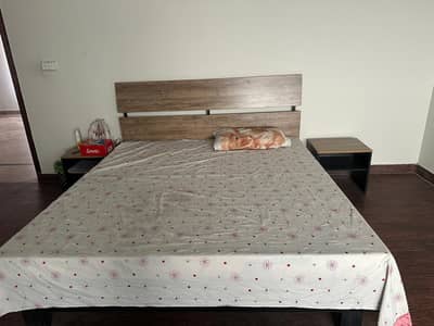 New King size branded bed, matress and 2 side tables