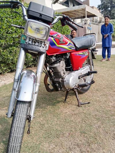 Honda CG 125 Model 2017 | KMs Driven 35348 Bike | Call 0329 - 8620376