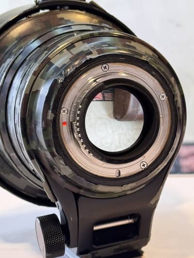 Sigma 105mm 1.4 lens's Nikon mount