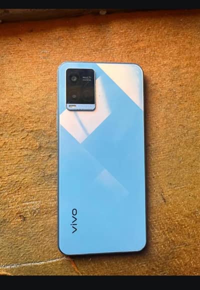 VIvo Y21 4/64 With BoX