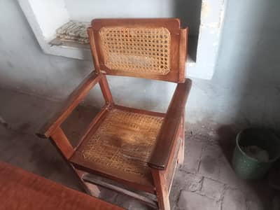 1 عد میز اور 1  عدد کرسی