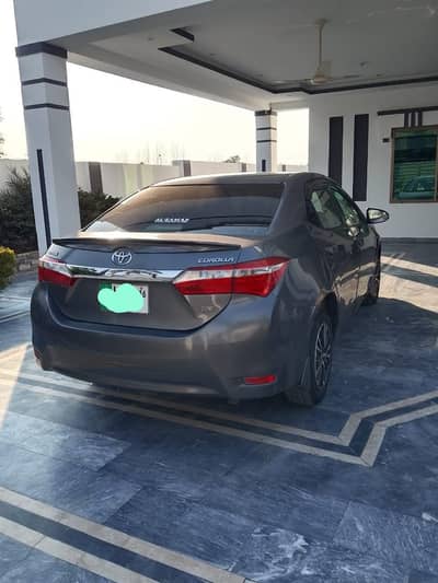 Toyota Corolla GLi  model 2016.  color gun matlic