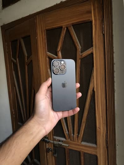 Iphone 15 pro (256)gb non pta jv