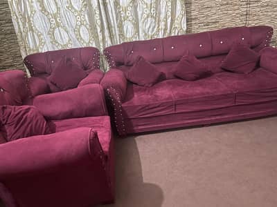 5 seater sofa - maroon color  - mint condition