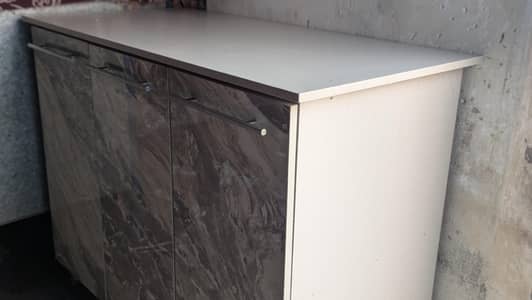 istri stand ha 3 fit higt or 4 fit chorai ha