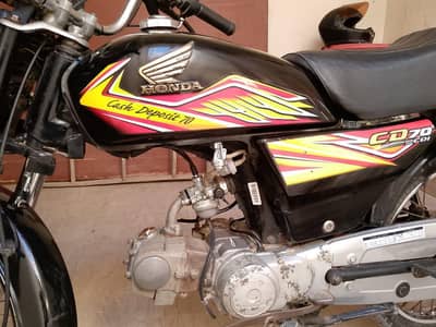 1st owner ,sealed engine ,new battery & new carburator Atlas Honda