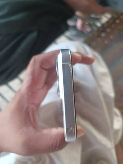 iphone 16 pro max jv