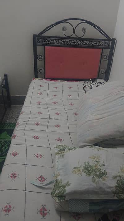 single 2 beds iron