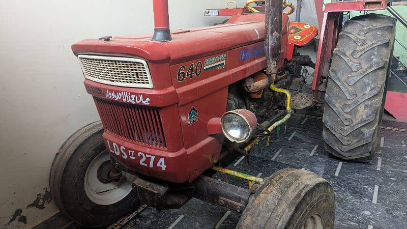 Tractor 640 6