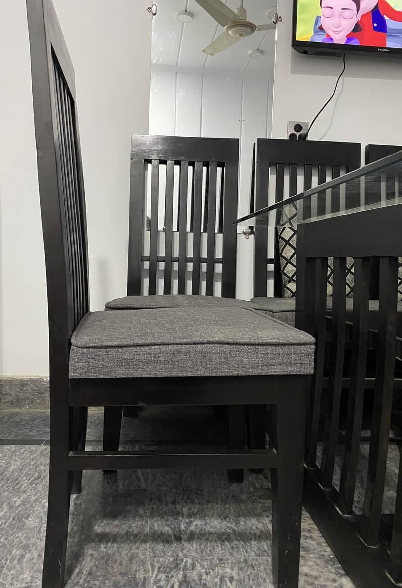 Dining Table 6 chairs 2