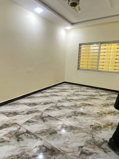 10 Marla Upper portion 3Bedrooms Attach Bathrooms DD Servant