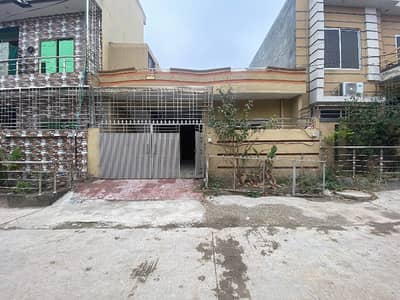 House for sale 5 Marla single story slightly used investor rate