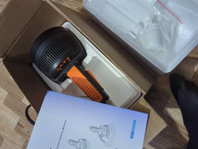 Induction sealer machine for sealing