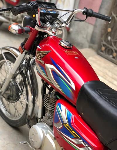 HONDA CG 125 RED COLOUR