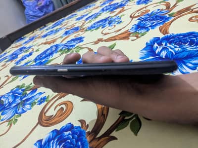 Oppo A3s 2/16 dual sim and with memory card slot 10/7 condition