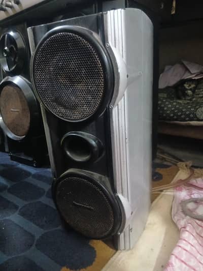 1 amplifier yamaha 110 _ 1 supply 220/110 or 4speakers   Panasonic