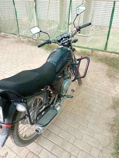 Suzuki GS 150 2024