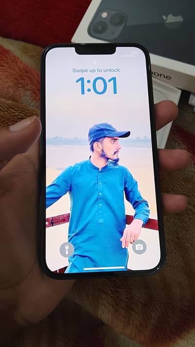 iPhone 13 jv complete box 10/10 condition