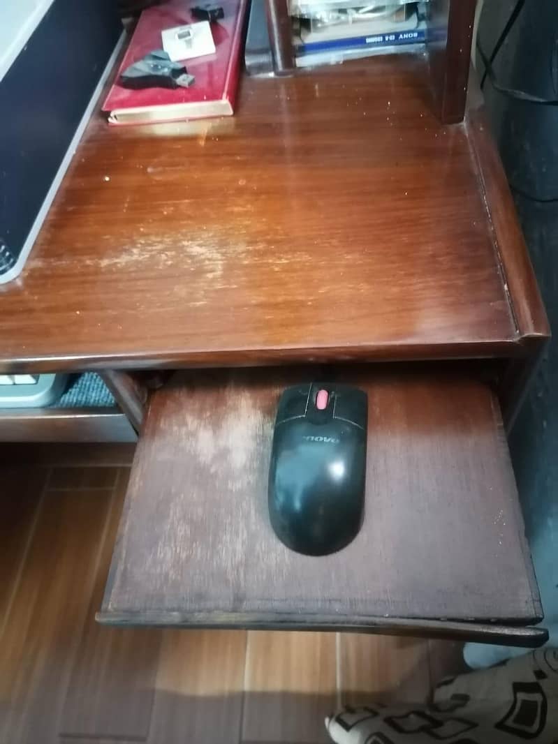 Luxury custom computer table 2