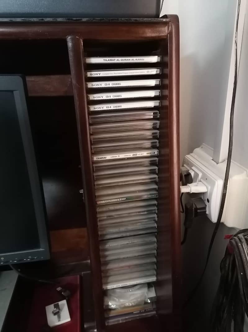 Luxury custom computer table 3