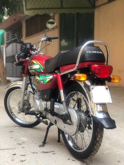 HONDA CD70 like a brand new  total original