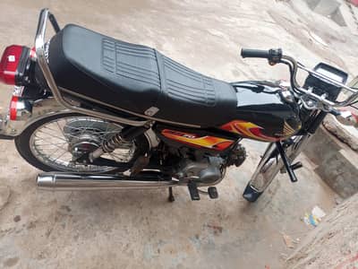 china ki Royal 2009 model  motor cycle 2026 honda black may tyare ki h
