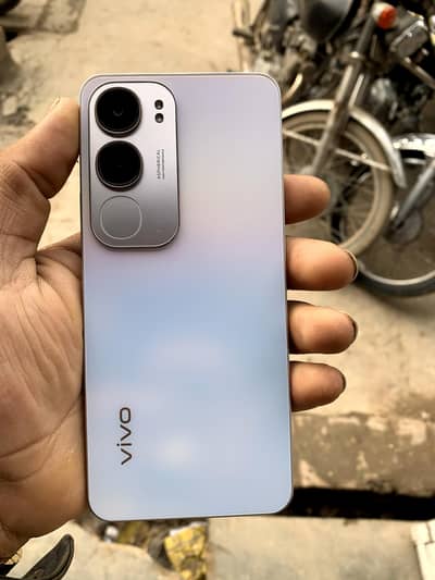 Vivo y19s 6/128 10/10 condition with box and charger pearl silvercolor