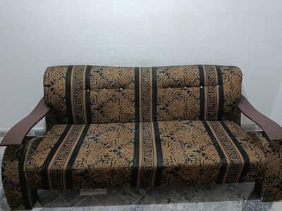 5 seater luxury sofa set  in good condition for sale