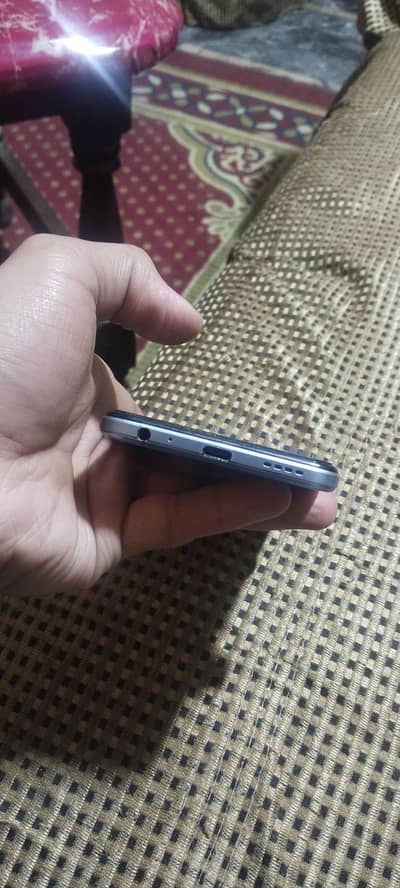Vivo y33s Condition 10/10 Box available