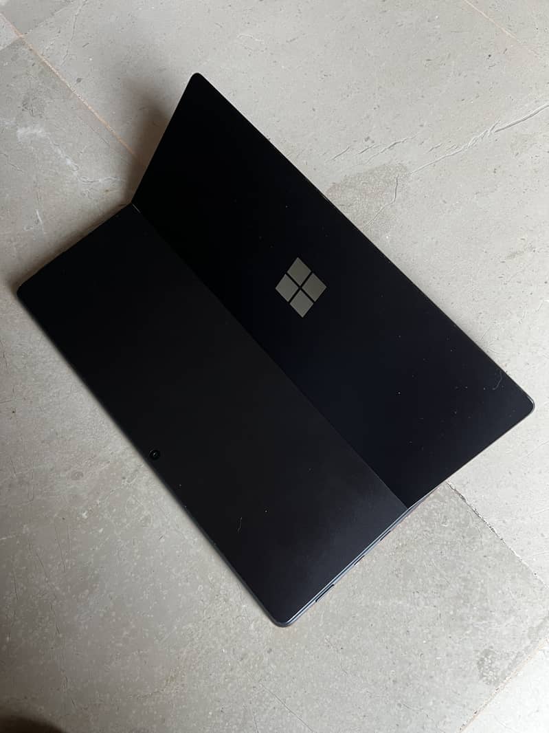 Microsoft Surface Pro 8 6