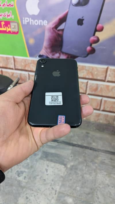 Iphone Xr 86%. .  condition 10/10 . . . Water pack  Face ID ok