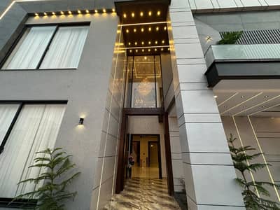 20 Marla Modern Spacious Lower Portion for Rent in Overseas B Block, Bahria Town Lahore