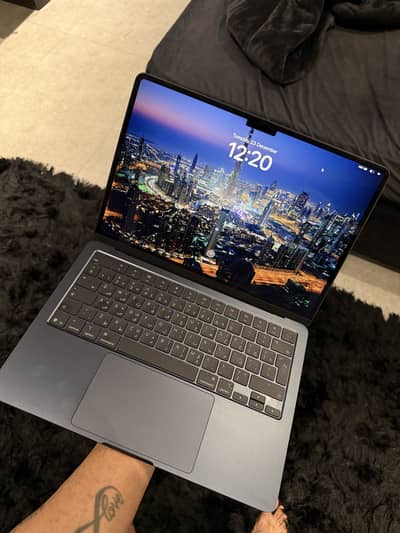 Macbook Air M4 2025 In warranty