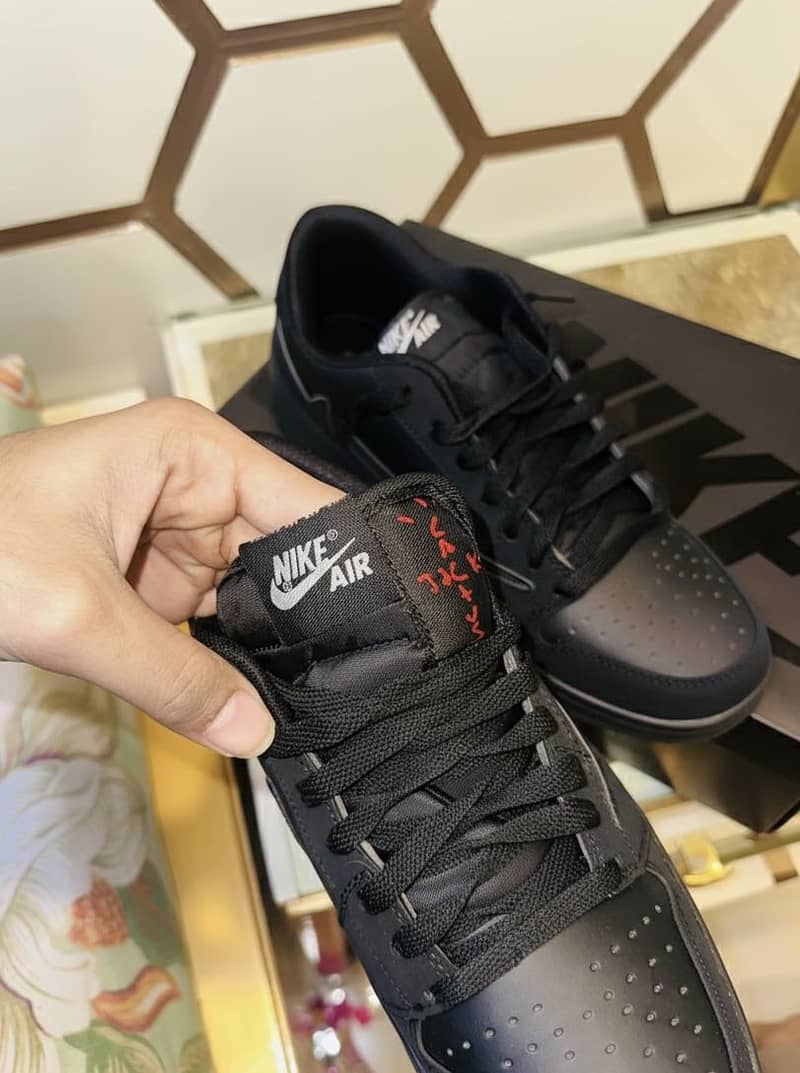 NIKE TRAVIS SCOTT PHANTOM 3