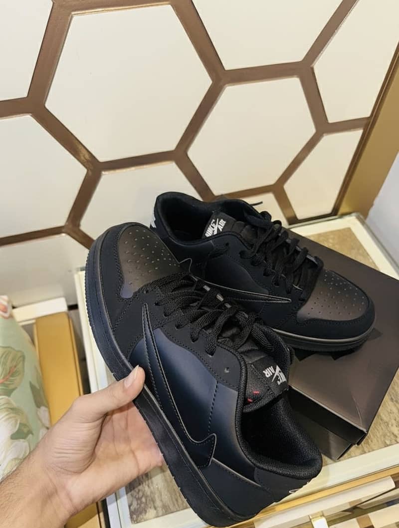 NIKE TRAVIS SCOTT PHANTOM 5