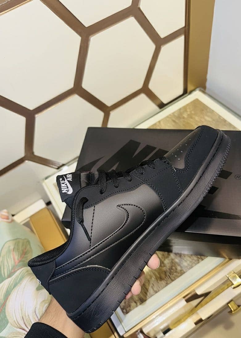 NIKE TRAVIS SCOTT PHANTOM 6