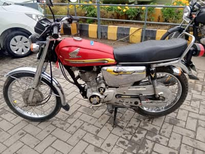 Govt official used Honda CG125 2021 registered23 demand 220 exchange