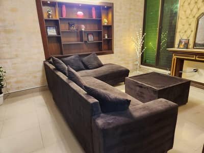 6 seater First class Quality Sofa No Demage Like new
