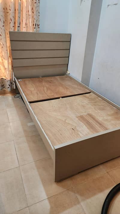 Urgently selling bed