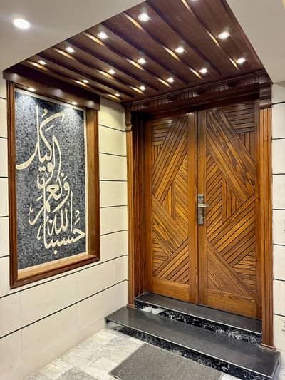 10 Marla Modern Spacious Full House for Rent in Ghaznavi Block, Bahria Town Lahore