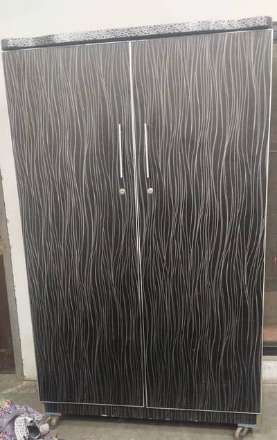 2-door Wardrobe (almari) with tires & internal draws (good condition)