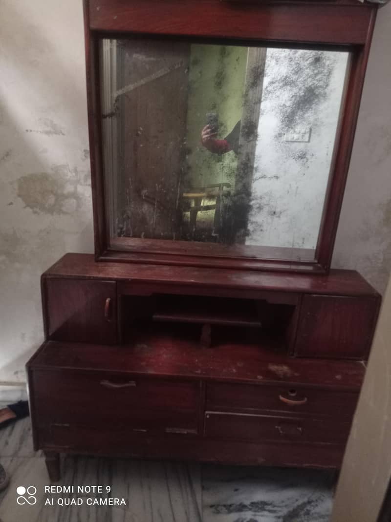 dressing table 0