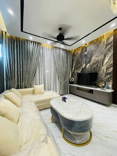 Fully Furnished 2 Beds Apartment For Daily Weekly Monthly Basis Available