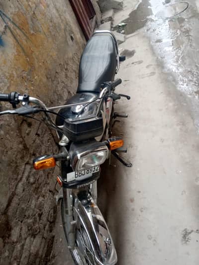 bilkul new just one hand use . . . . All original